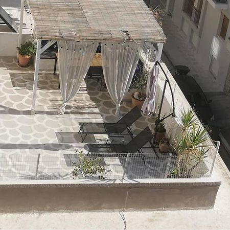 Apartment With Terrace In Piraiki Piraeus Exterior photo
