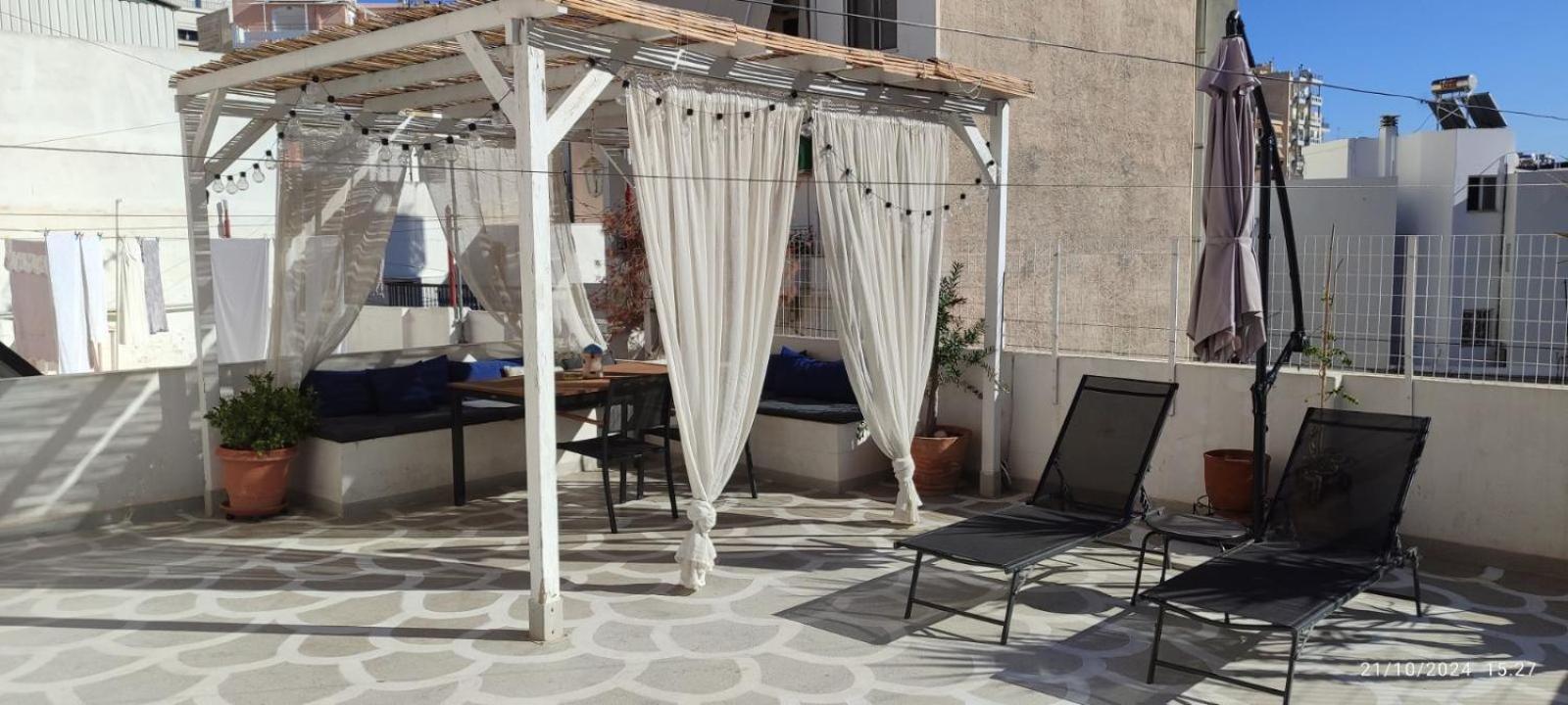 Apartment With Terrace In Piraiki Piraeus Exterior photo