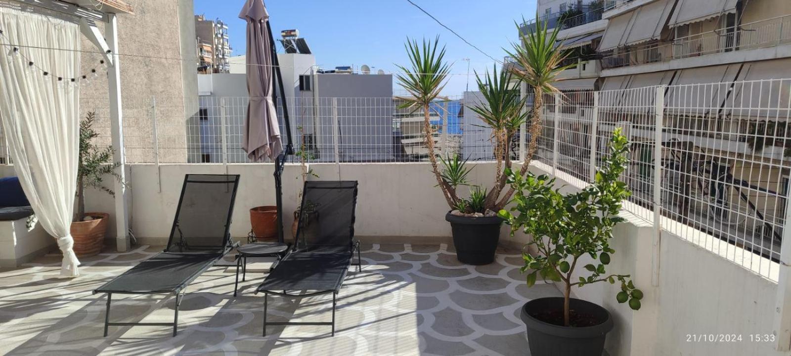 Apartment With Terrace In Piraiki Piraeus Exterior photo